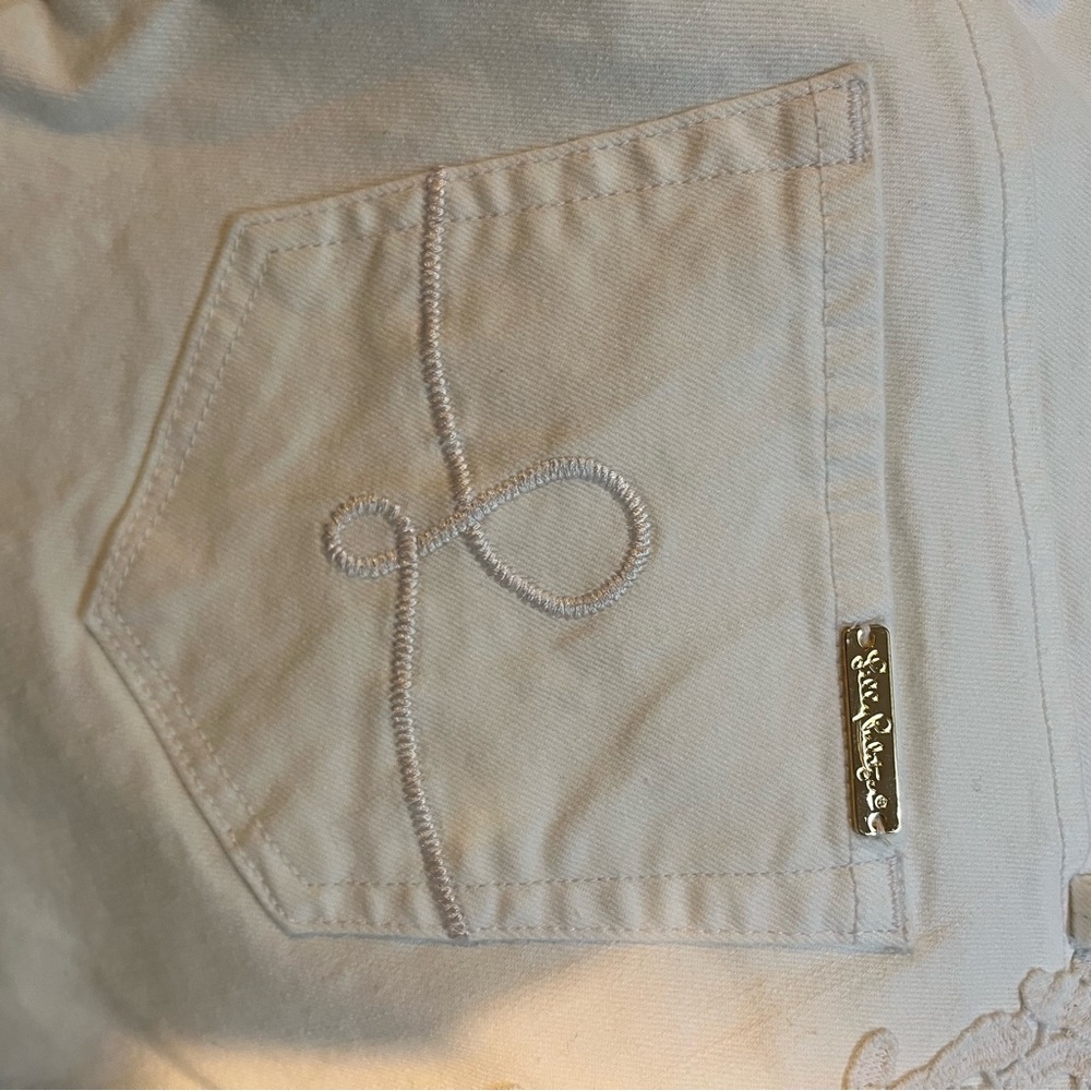 Lilly Pulitzer white with white lace  Ankle & Cropped Jeans